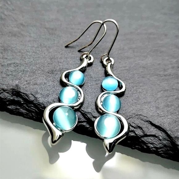 🔥 Triple Moonstone & Silver Swirl Drop Earrings Opalescent Blue - Picture 4 of 4
